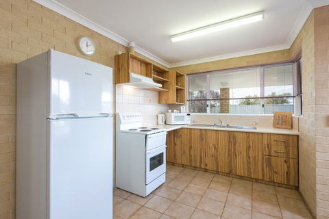 Albany Holiday Units - Accommodation in Surfers Paradise 2