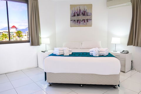 Cairns Aquarius - Accommodation in Surfers Paradise 3
