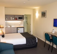 Shoreline Hotel - Accommodation in Surfers Paradise
