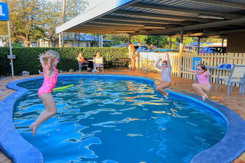 Binalong Motel - Accommodation in Surfers Paradise 3