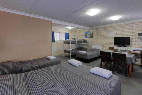 Binalong Motel - Accommodation in Surfers Paradise 7