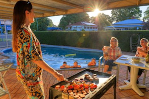 Binalong Motel - Accommodation in Surfers Paradise 0