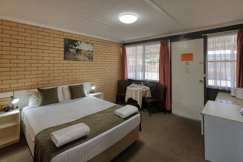 Binalong Motel - Accommodation in Surfers Paradise 6