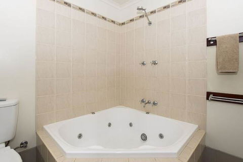 Discovery Parks â€“ Lake Kununurra - Accommodation in Surfers Paradise 5