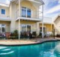 Seaside Spa Retreat - Accommodation in Surfers Paradise