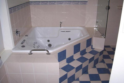 MacDonnell House Naracoorte - Accommodation in Surfers Paradise 5