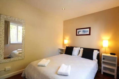Waikiki Beach Bed & Breakfast - Accommodation in Surfers Paradise 7