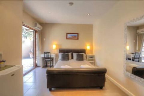 Waikiki Beach Bed & Breakfast - Accommodation in Surfers Paradise 5