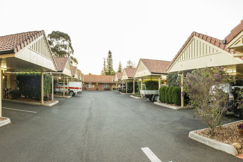 Cotswold Motor Inn - Accommodation in Surfers Paradise 2