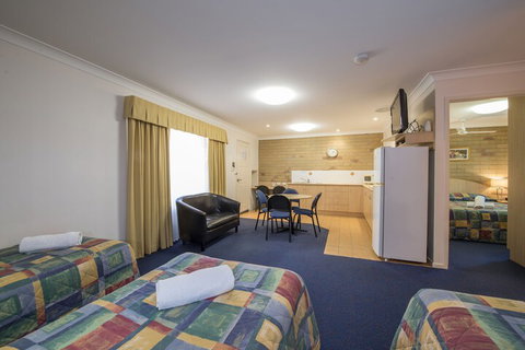 Cotswold Motor Inn - Accommodation in Surfers Paradise 6