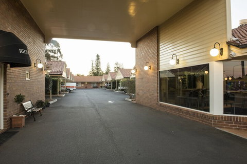 Cotswold Motor Inn - Accommodation in Surfers Paradise 1