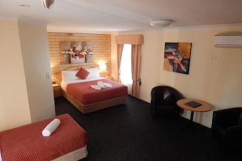 Cotswold Motor Inn - Accommodation in Surfers Paradise 0