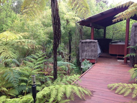 Mudstone Spa Retreat - Accommodation in Surfers Paradise 3
