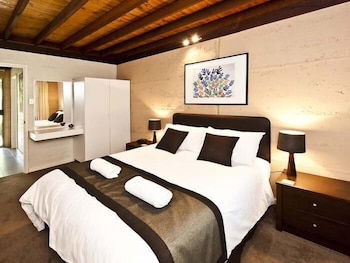 Riverway Chalets - Accommodation in Surfers Paradise 4
