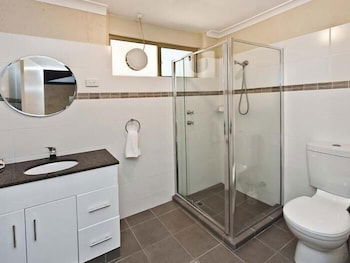 Riverway Chalets - Accommodation in Surfers Paradise 5