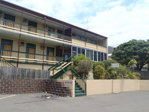 Harbour Lodge Motel Gladstone - Accommodation in Surfers Paradise 0