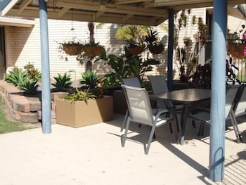 Gladstone Village Motel - Accommodation in Surfers Paradise 6