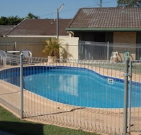 Gladstone Village Motel - Accommodation in Surfers Paradise