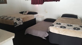 Siesta Villa Motel - Accommodation in Surfers Paradise 0