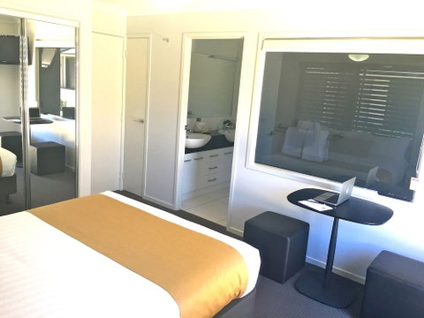 21 On Hursley Motel Apartments - Accommodation in Surfers Paradise 6