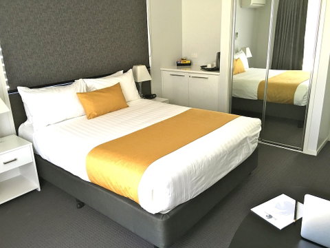 21 On Hursley Motel Apartments - Accommodation in Surfers Paradise 2
