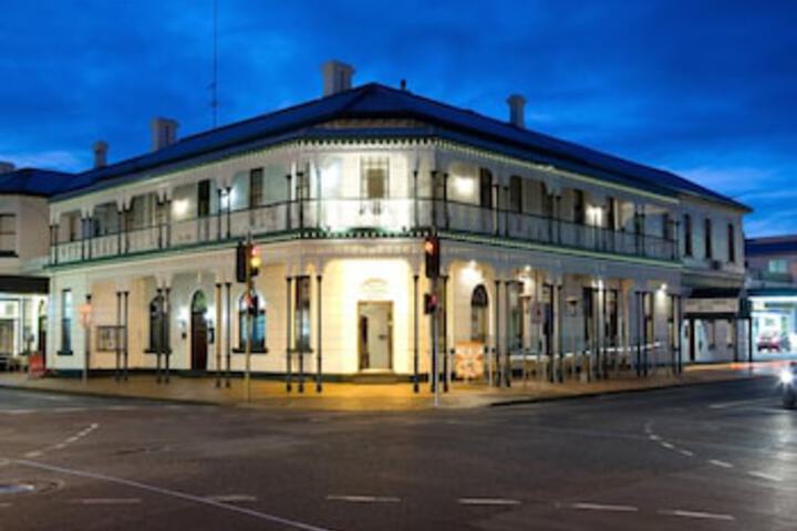 Mount Gambier SA Accommodation in Surfers Paradise