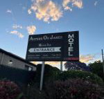Asters on James Motor Inn - Accommodation in Surfers Paradise