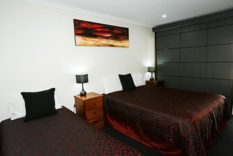 Amber Lodge Motel - Accommodation in Surfers Paradise 1