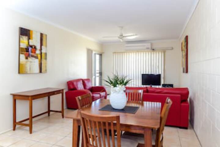 West Gladstone QLD Accommodation in Surfers Paradise