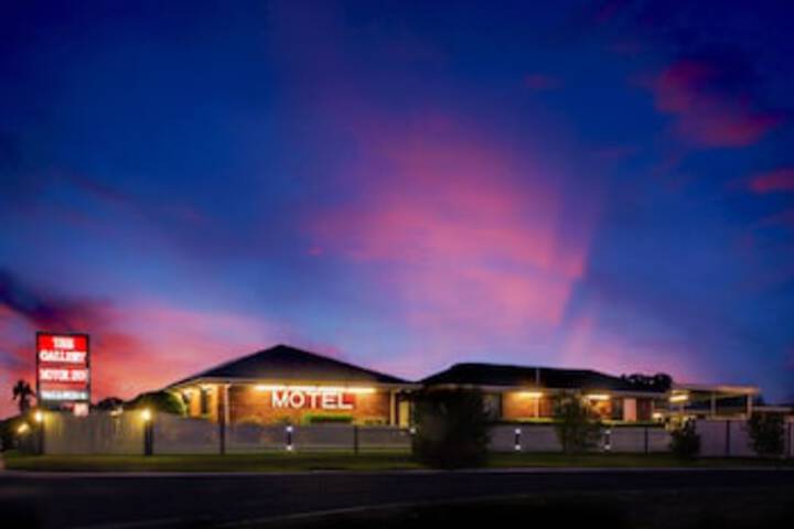 Stalworth QLD Accommodation in Surfers Paradise