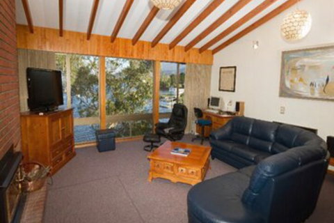 Derwent Retreat - Accommodation in Surfers Paradise 1