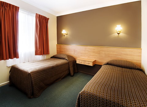 Riviera On Ruthven Motel - Accommodation in Surfers Paradise 2