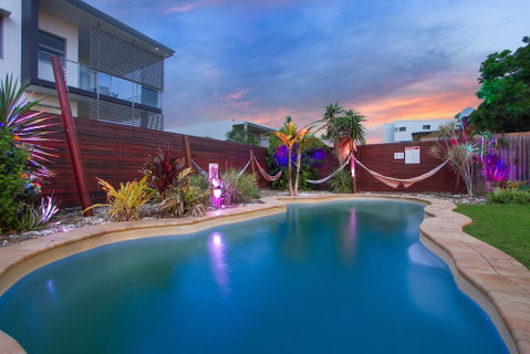 Gladstone Backpackers - Accommodation in Surfers Paradise 1