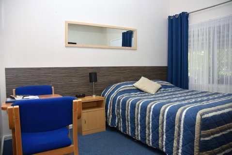 Chinchilla Motel - Accommodation in Surfers Paradise 4