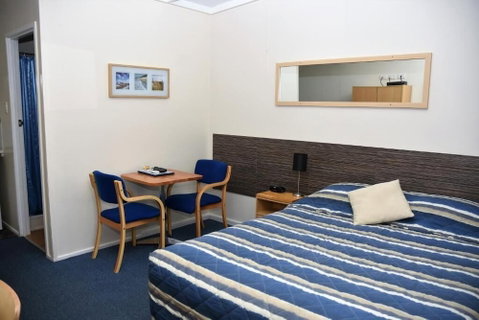 Chinchilla Motel - Accommodation in Surfers Paradise 5