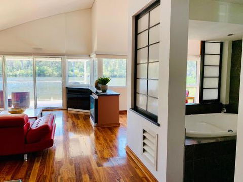 Silkwood Chalets - Accommodation in Surfers Paradise 3