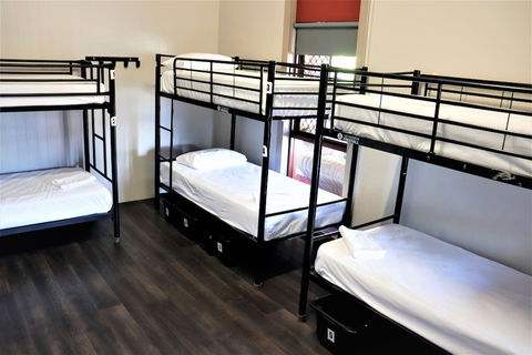The Jack Backpackers - Accommodation in Surfers Paradise 2