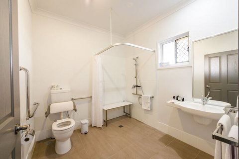 Athena Motel Apartments - Accommodation in Surfers Paradise 2