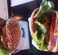 Between 2 Buns - Accommodation in Surfers Paradise