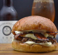 Monroe's Burgers  Beers