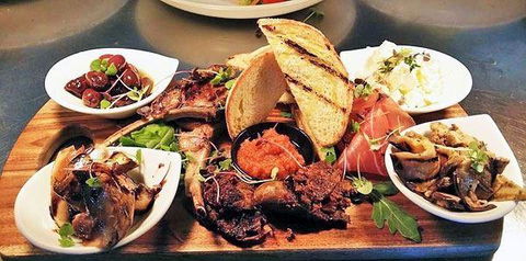 Lighthouse Beach Cafe - Accommodation in Surfers Paradise 16