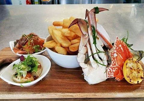 Lighthouse Beach Cafe - Accommodation in Surfers Paradise 18