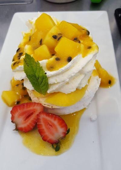 Lighthouse Beach Cafe - Accommodation in Surfers Paradise 2