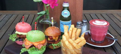 Simply Nile Cafe - Accommodation in Surfers Paradise 3