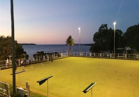 Waters Edge Bistro - Accommodation in Surfers Paradise 5