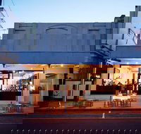 Thousand Pound Wine Bar  Store - Accommodation in Surfers Paradise