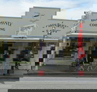 Antiques and Coffee - Accommodation in Surfers Paradise