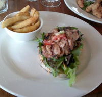 Waves Cafe Bar and Restaurant - Accommodation in Surfers Paradise
