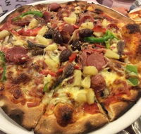 Lizas Woodfired Pizza - Accommodation in Surfers Paradise