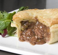 Me Myself and Pie - Accommodation in Surfers Paradise